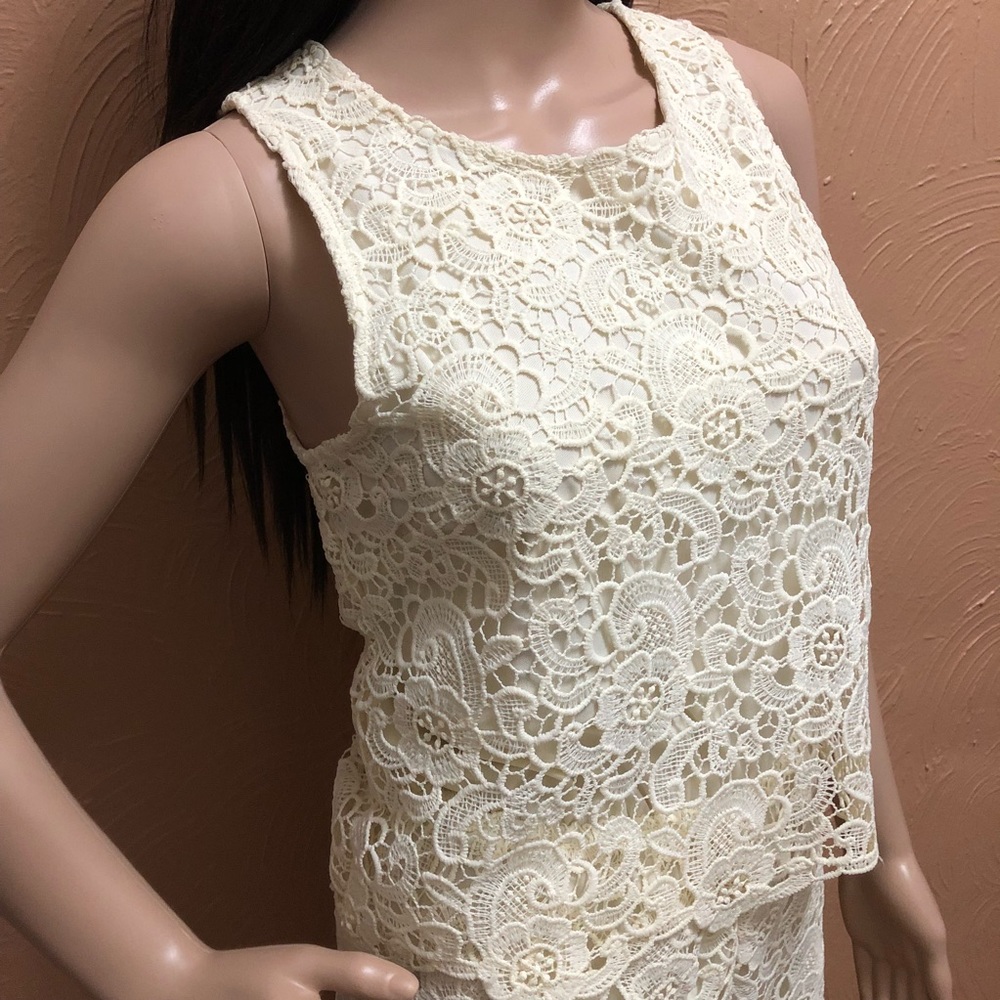 Lace romper - Picture 2 of 3